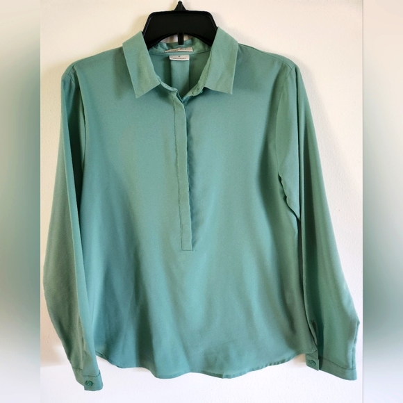 VanHeusen Classic Blouse, Medium - Picture 1 of 6